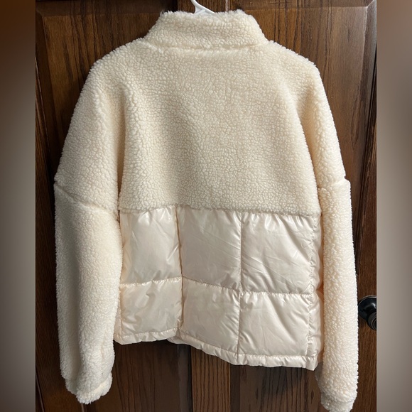 Fabletics NWT Quarter Zip Pullover - Picture 2 of 3